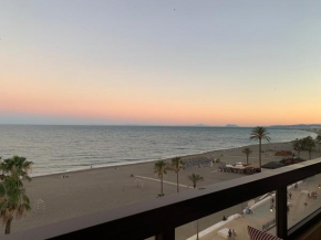 Las Palmeras-Front to the sea/Estepona center/Wifi